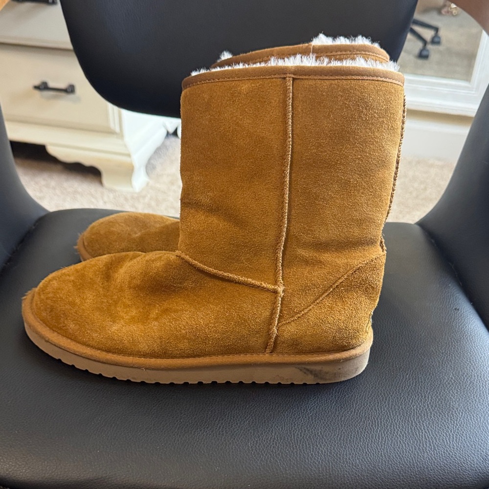 Koolaburra Tan Suede Boots